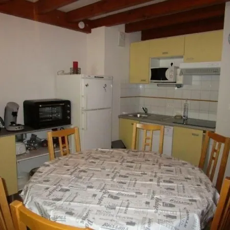 Le Peguere 6 Apartment